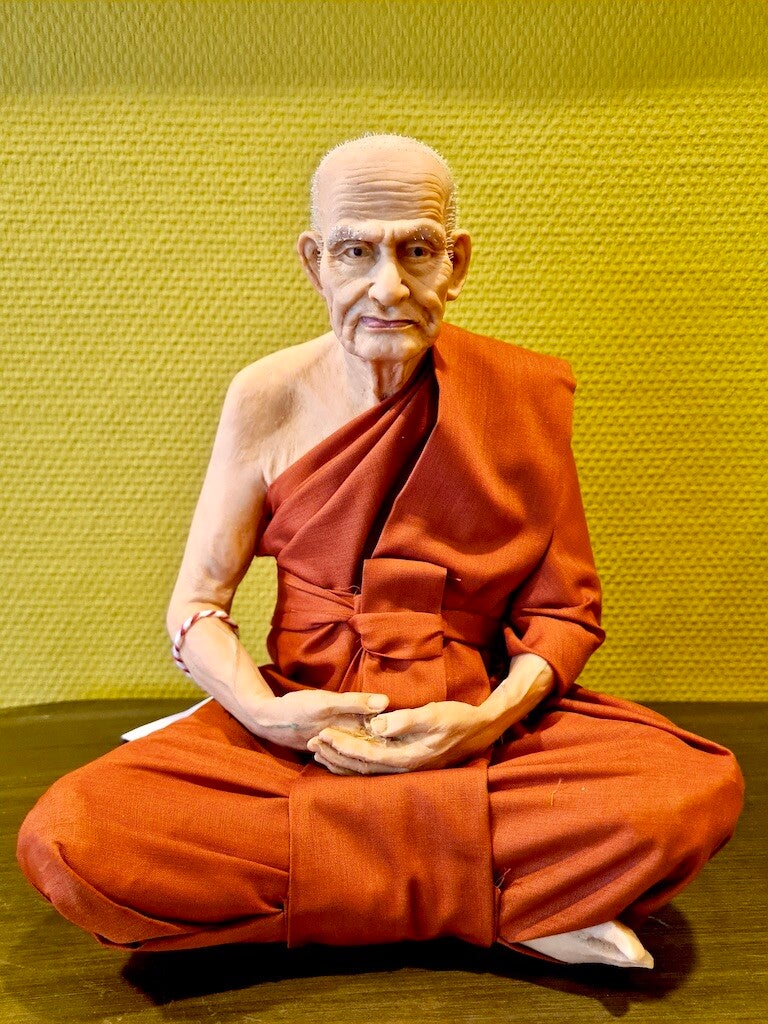 Monnik Phra Luang Phor Ngern