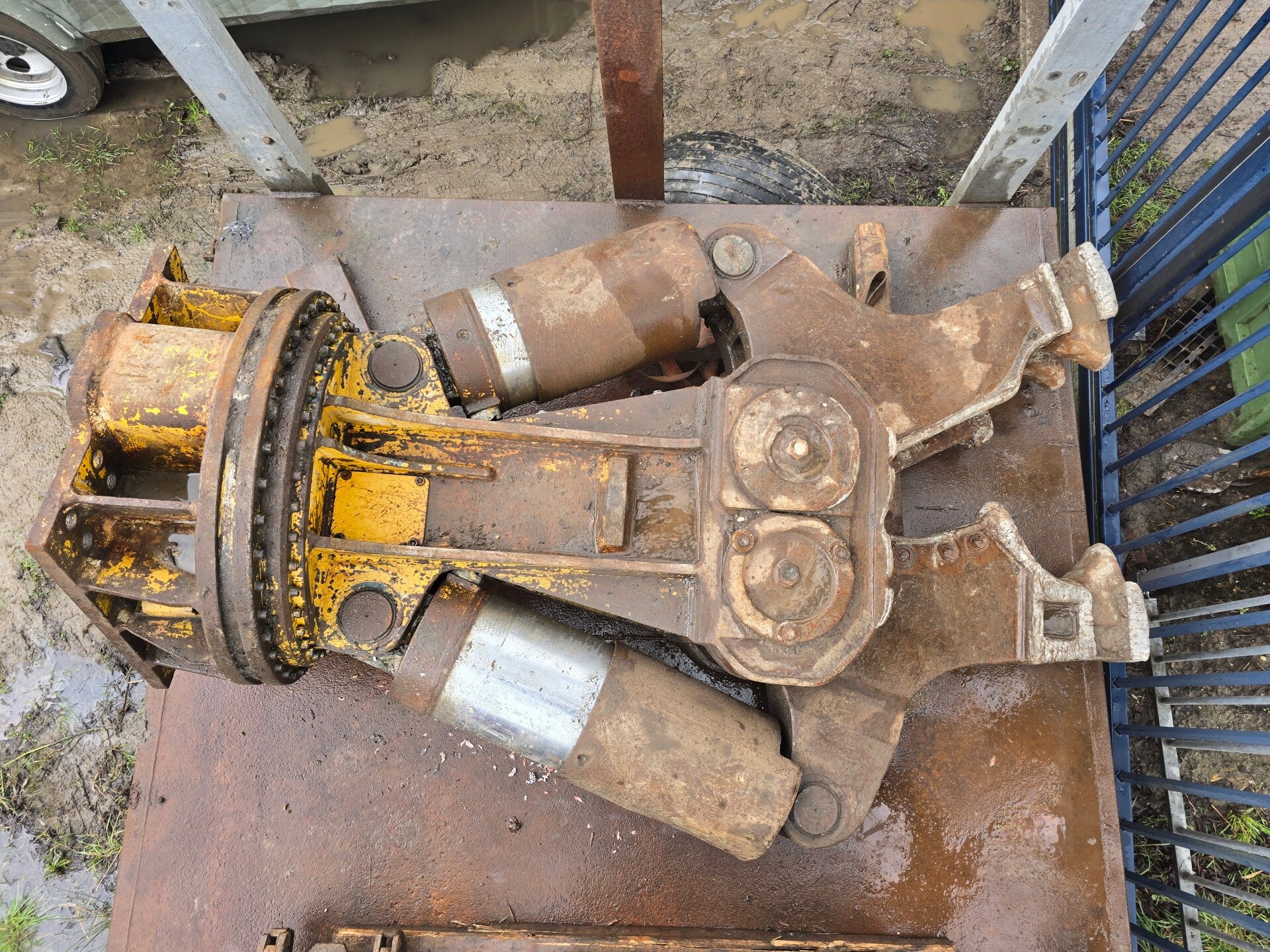 Atlas copco Krupp CC2100 Abbruchschere