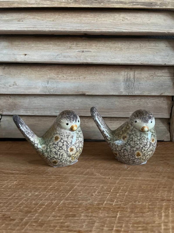 Stenen vogel, groen/bruin