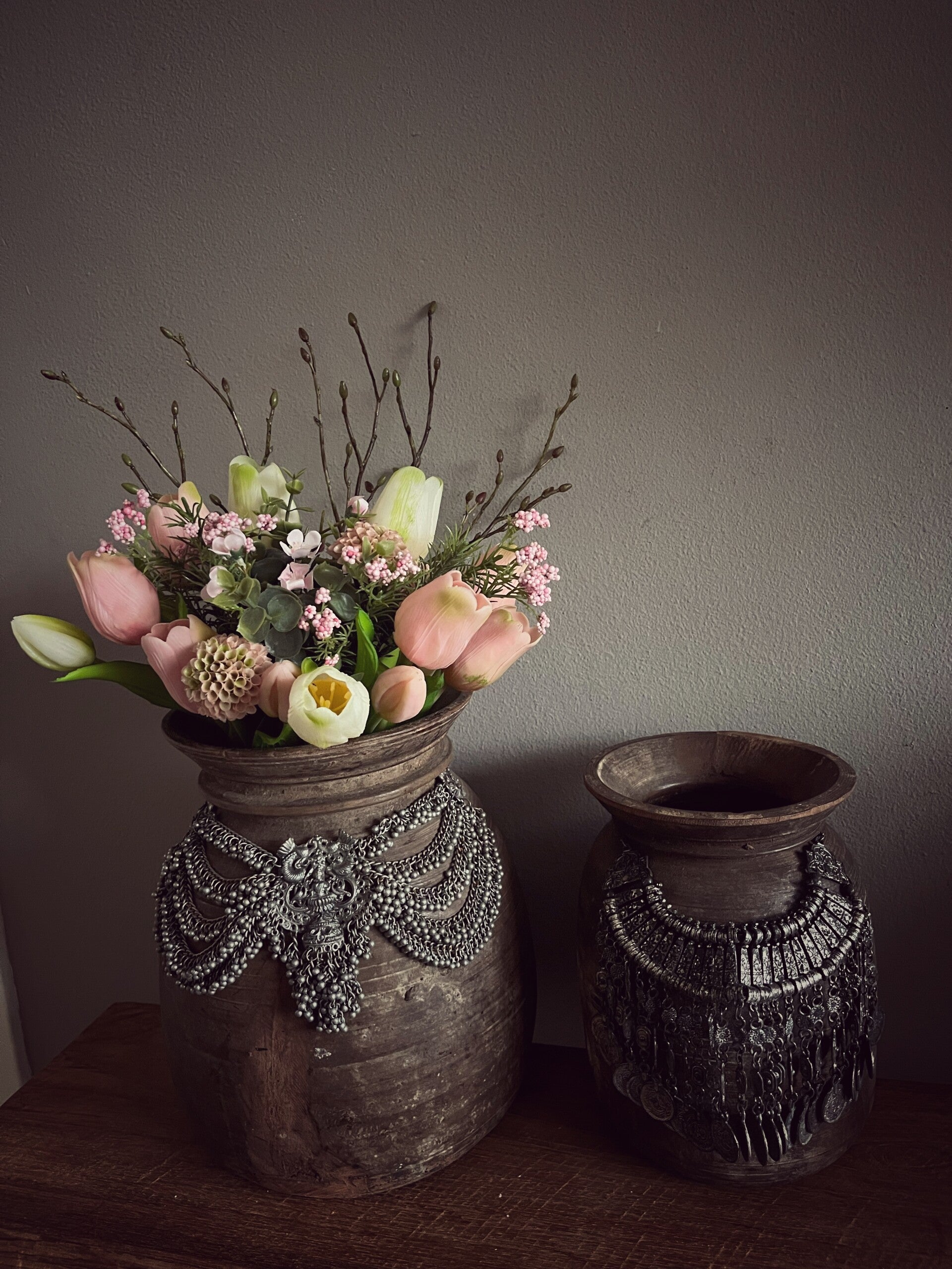 Nepalese pot met ketting