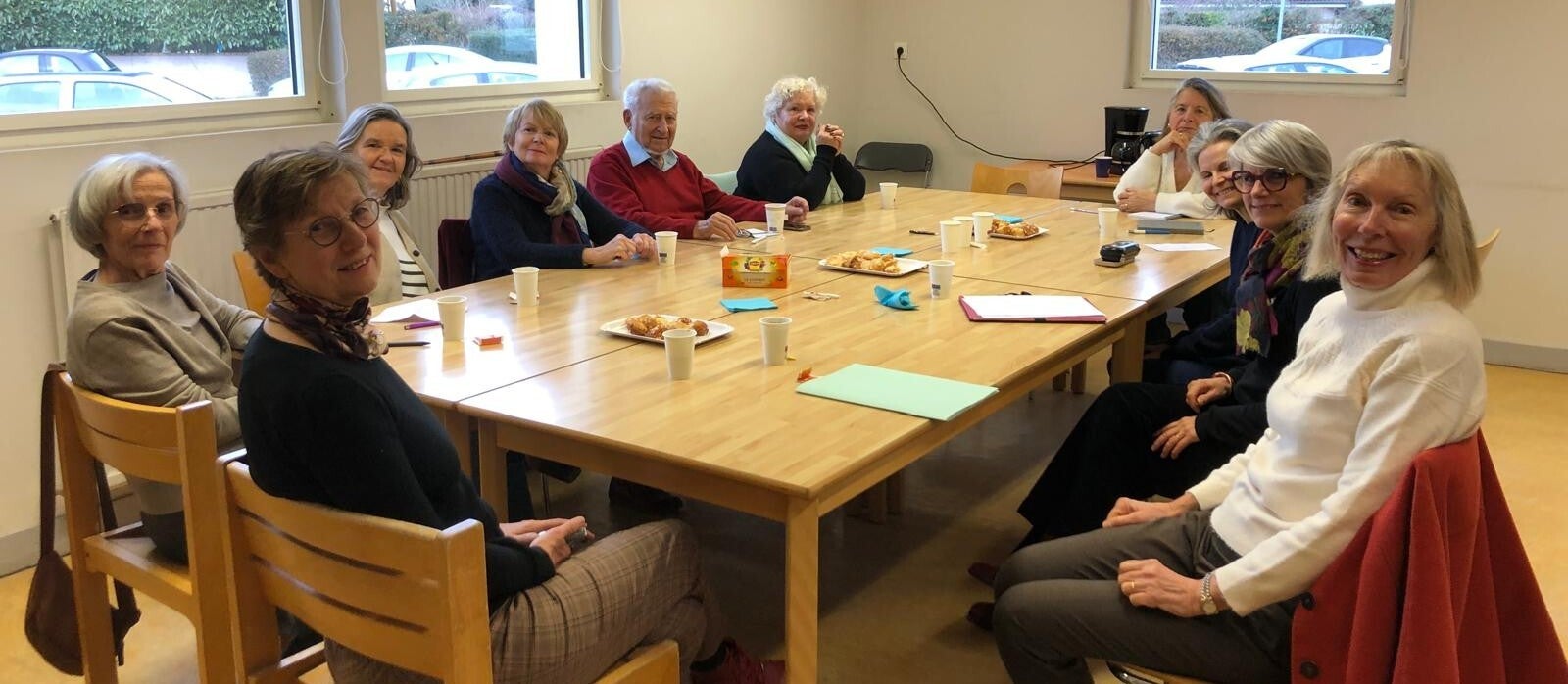 Groupe de parole autour d'une psychologue