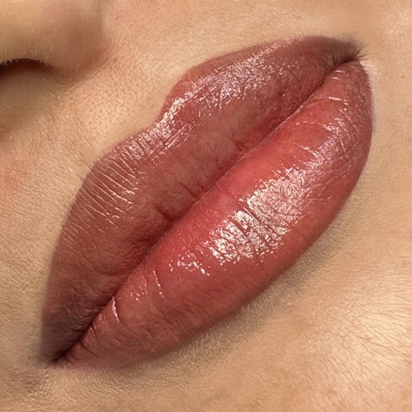 Lipblush direct na de eerste behandeling met gloss