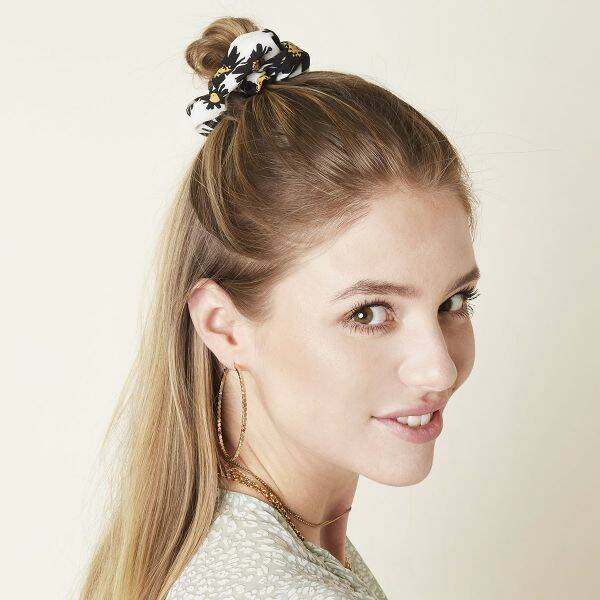 Scrunchie daisy flower wit