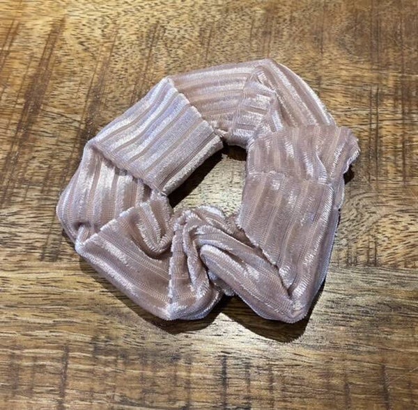 Scrunchie velvet stripe poederroze