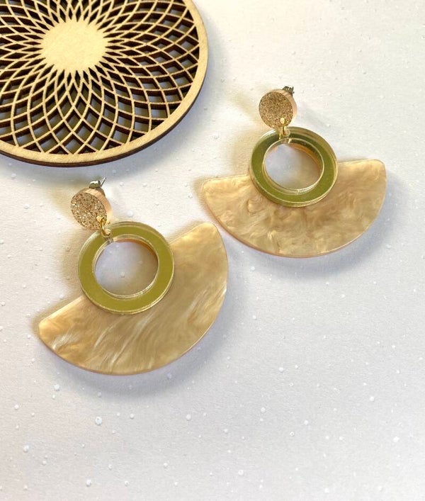 Oorbellen Kirrinah beige metallic