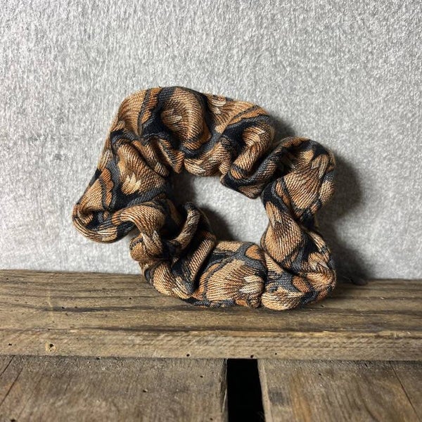 Hairjewelz scrunchie original Indian Damask
