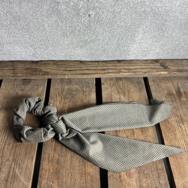 Hairjewelz scrunchie met lint Suede Drops