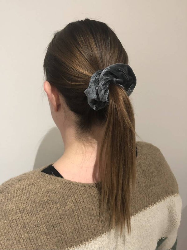 Scrunchie velvet grijs