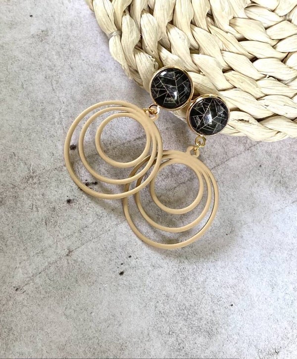 Oorbellen Izabella beige (2 varianten)