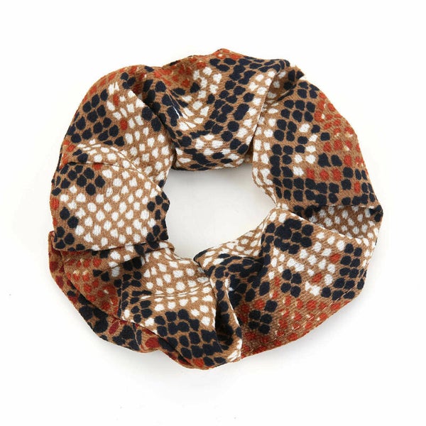 Scrunchie slang bruin