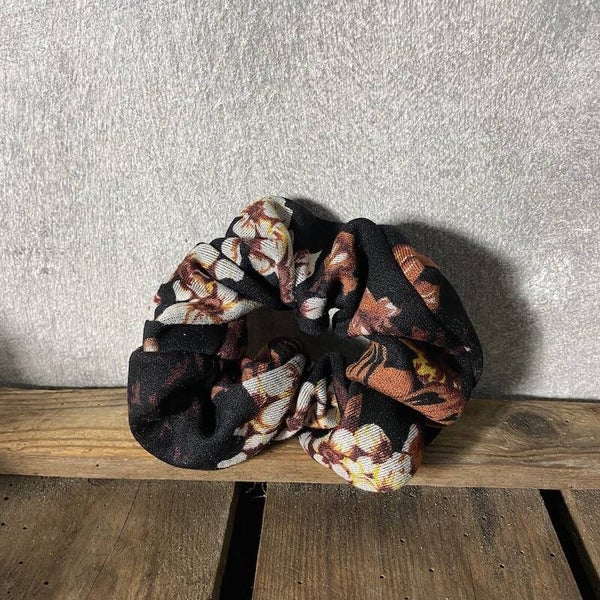 Hairjewelz scrunchie maxi Soul of Flowers zwart
