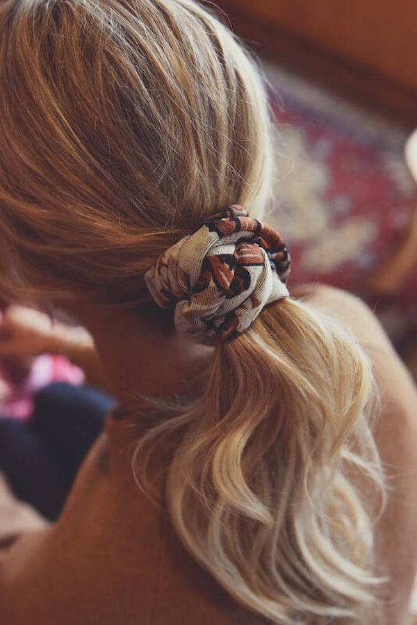 Hairjewelz scrunchie maxi Soul of Flowers ecru