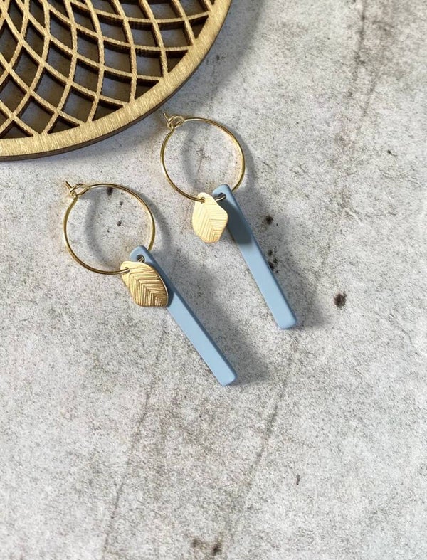 Hoops Amina lenteblauw - goud