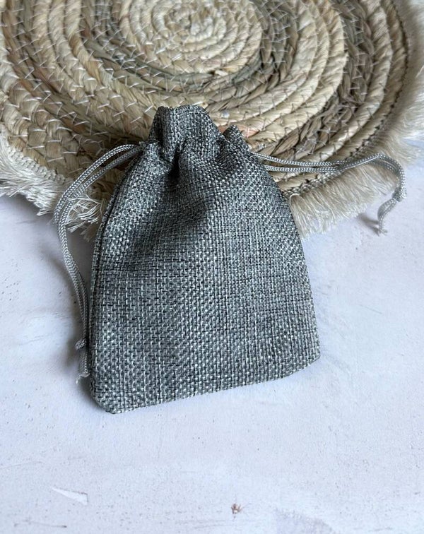 Sieraad zakje grijs klein