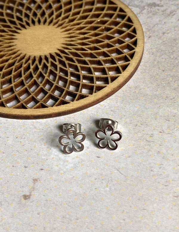 Studs flamboyant flower zilver