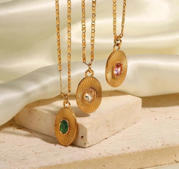 Ketting more than friends