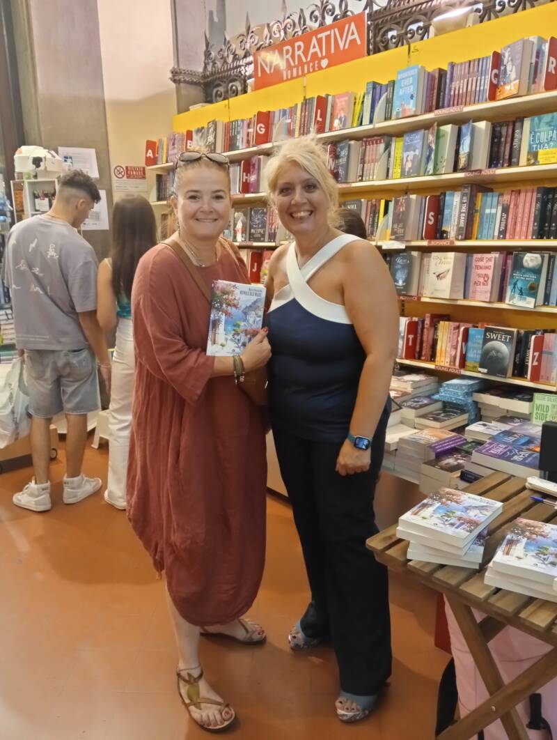 Firmacopie "Nuvole blu mare" presso Mondadori di Lucca
