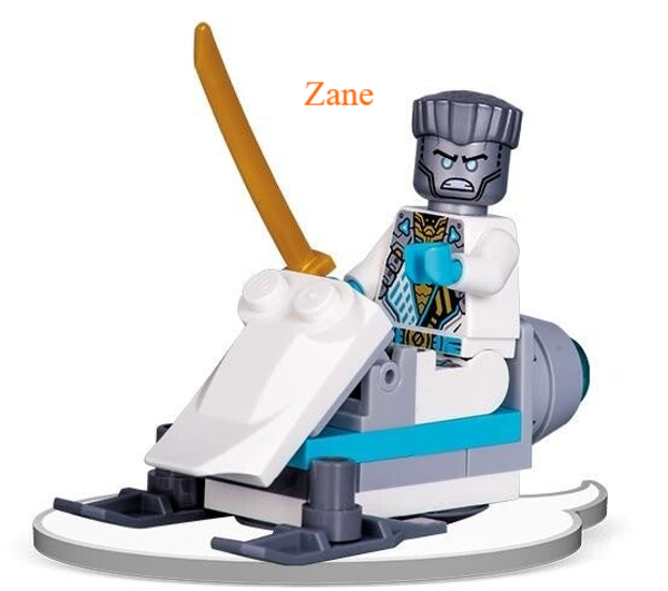 Lego Zane minifiguur op snowscooter met zwaard