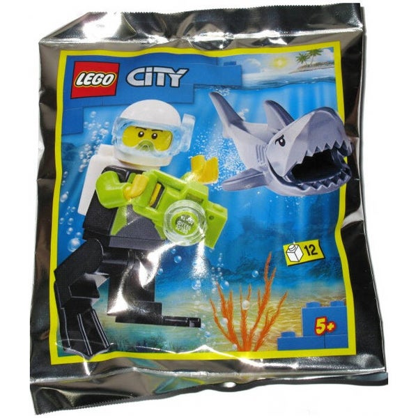 Lego scuba diver and shark 952019