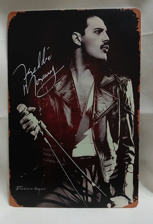 Cantante Freddie Mercury Queen targa latta alto cm 30 largo cm 20 con firma autografa stampata