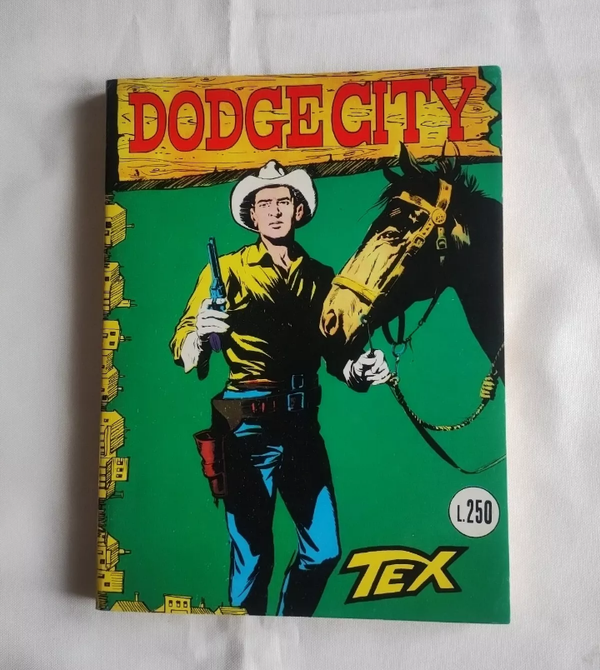 FUMETTO   TEX N° 18   RISTAMPA    DODGE CITY   AGOSTO 1965   AUTORIZZAZIONE 2926   SENZA SCRITTA CONTINUA   SENZA SCRITTA FIEG   L. 250
