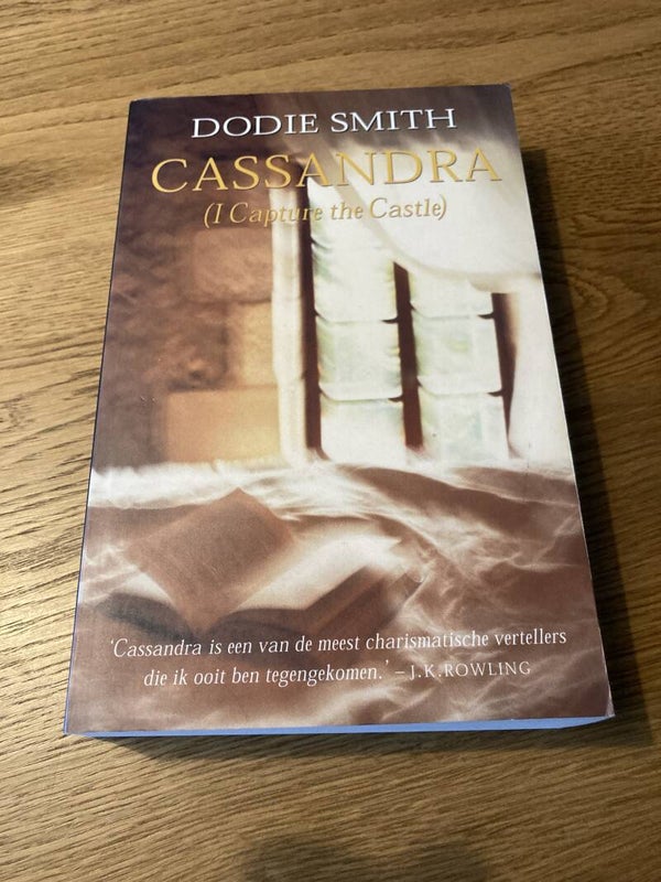 Dodie Smith - Casandra