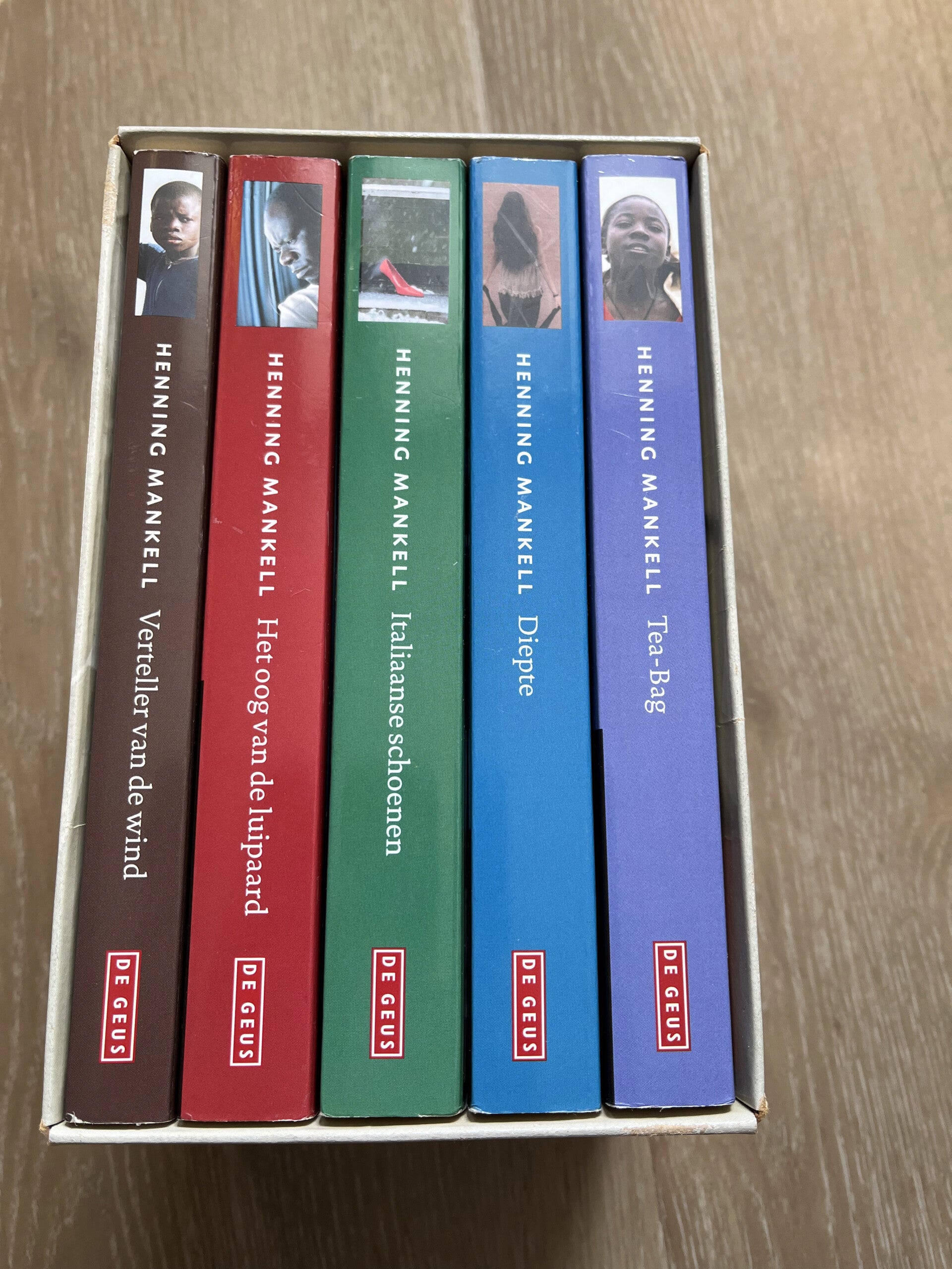 Henning Mankell - Box van 5 romans in cassette