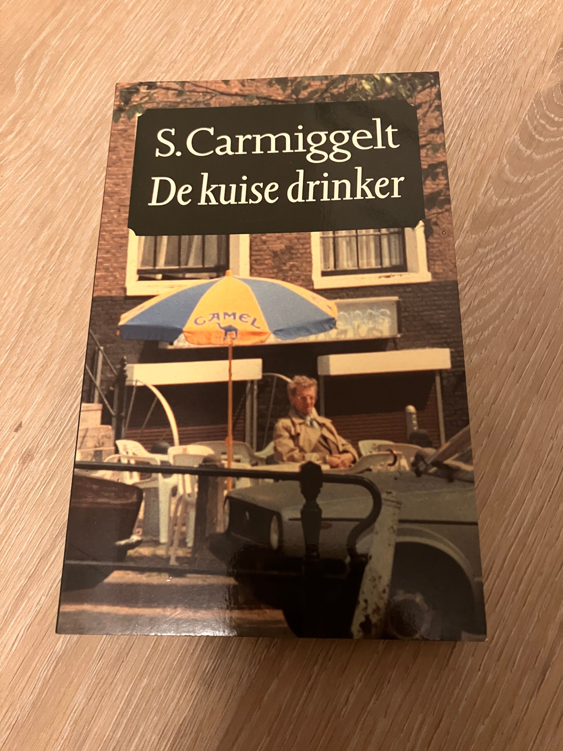 S. Carmiggelt - De kuise drinker