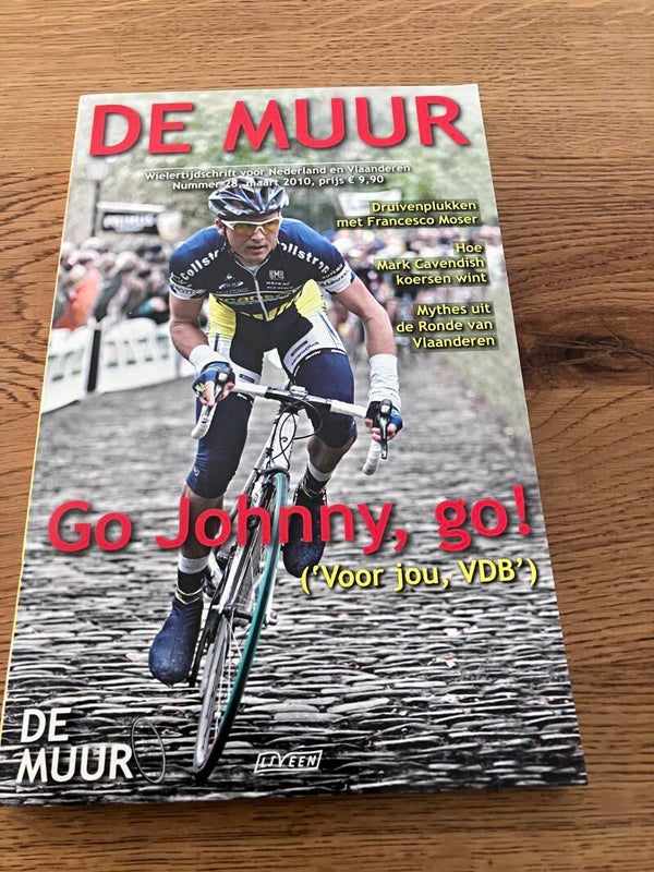 Mart Smeets, Bert Wagendorp e.a. - De Muur 28