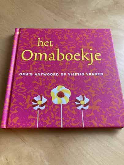 Het omaboekje - Oma's antwoord op vijftig vragen