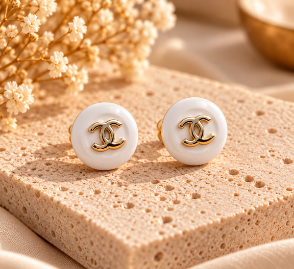 Stud gold & white Chanel