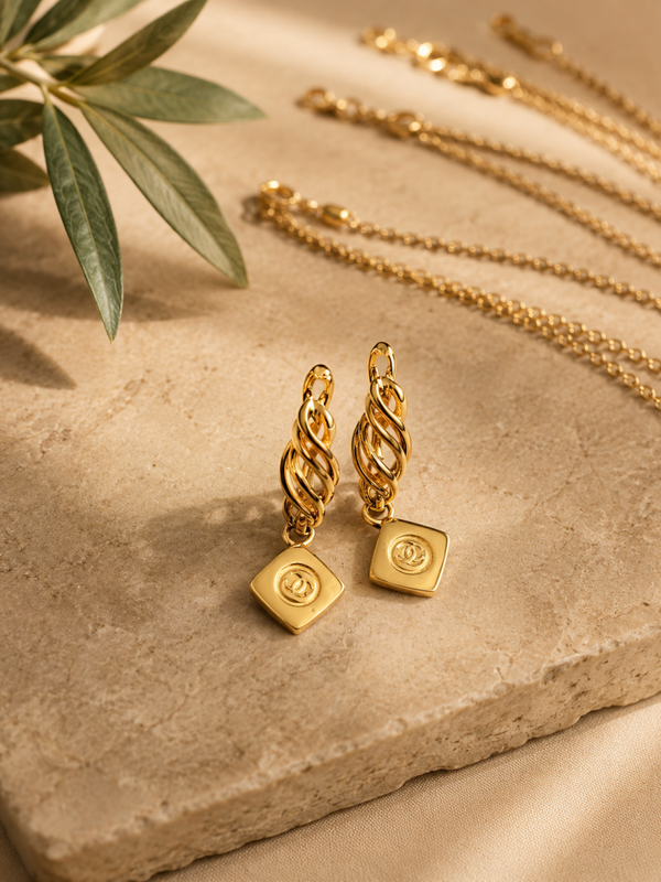 Chanel Charm to the moon oorbel
