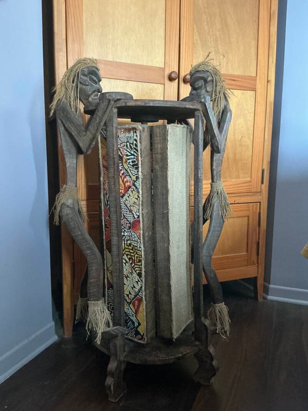 Support a CD  en bois sculpté ( vintage Africain)