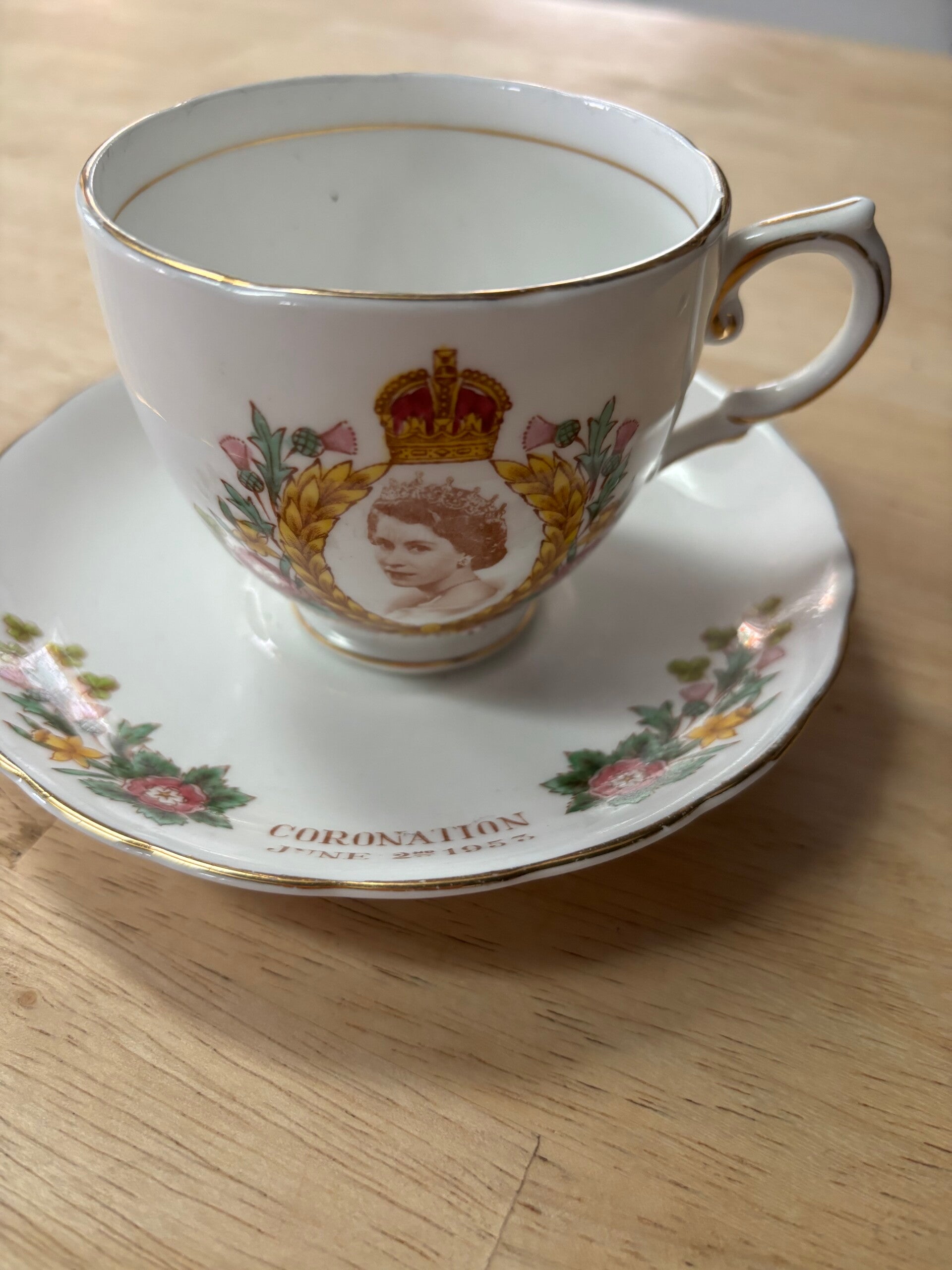 Tasse et soucoupe Reine Elisabeth 1953