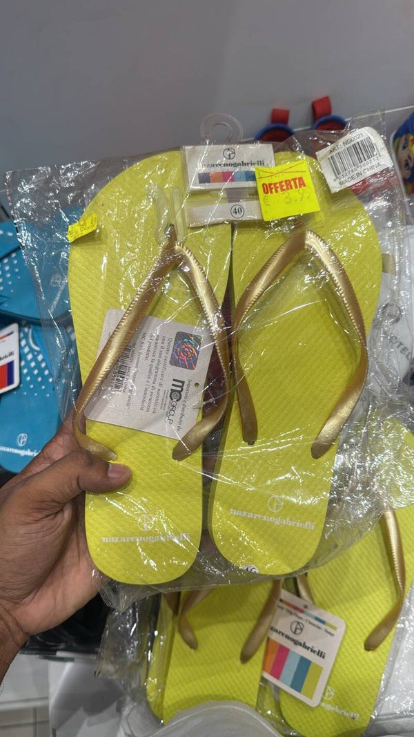 Yellow Flipflops - size: 40*
