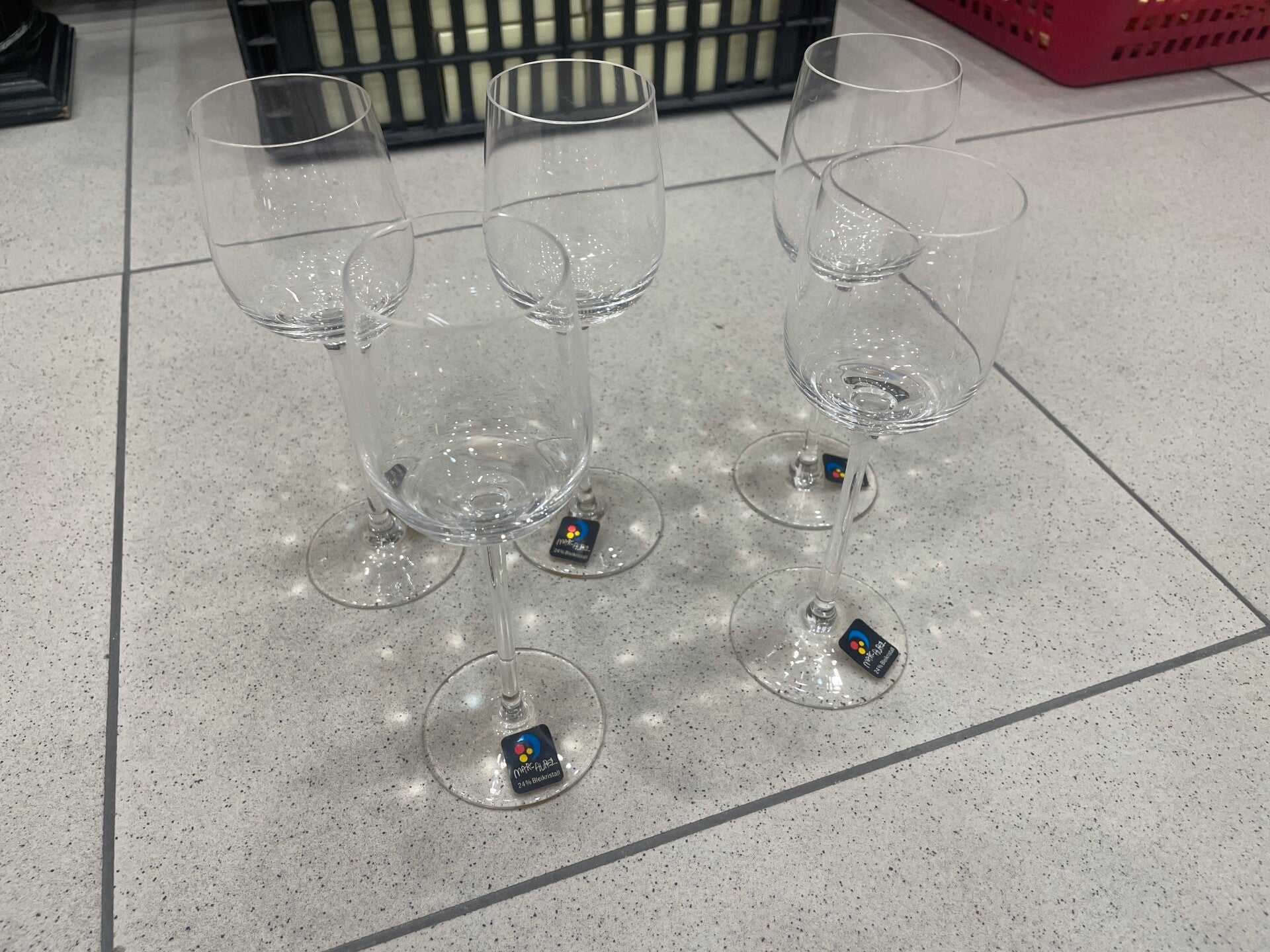 Set of 5 Wine Glasses - Glasses