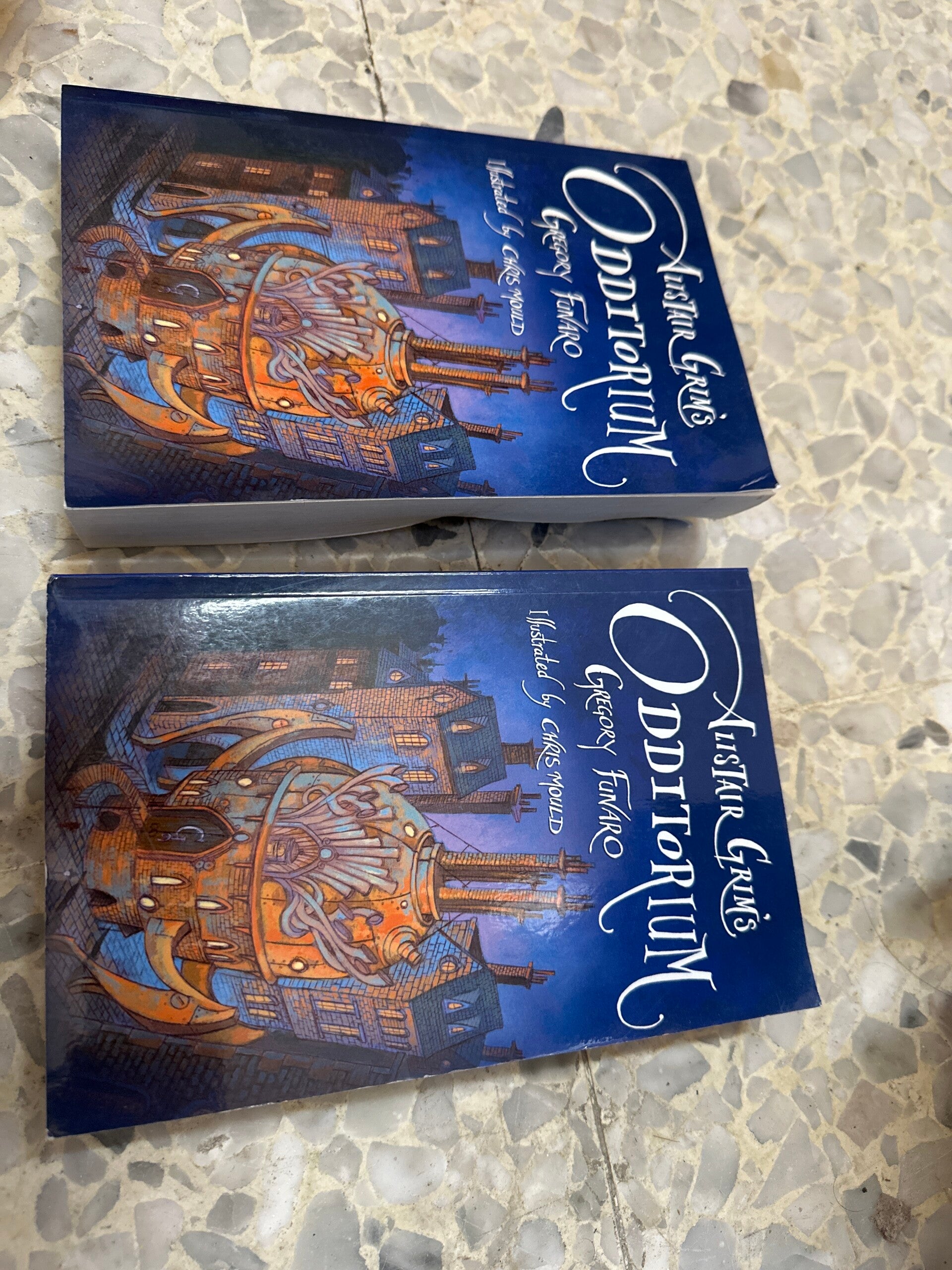 Odditorium - English Books - €3 Each