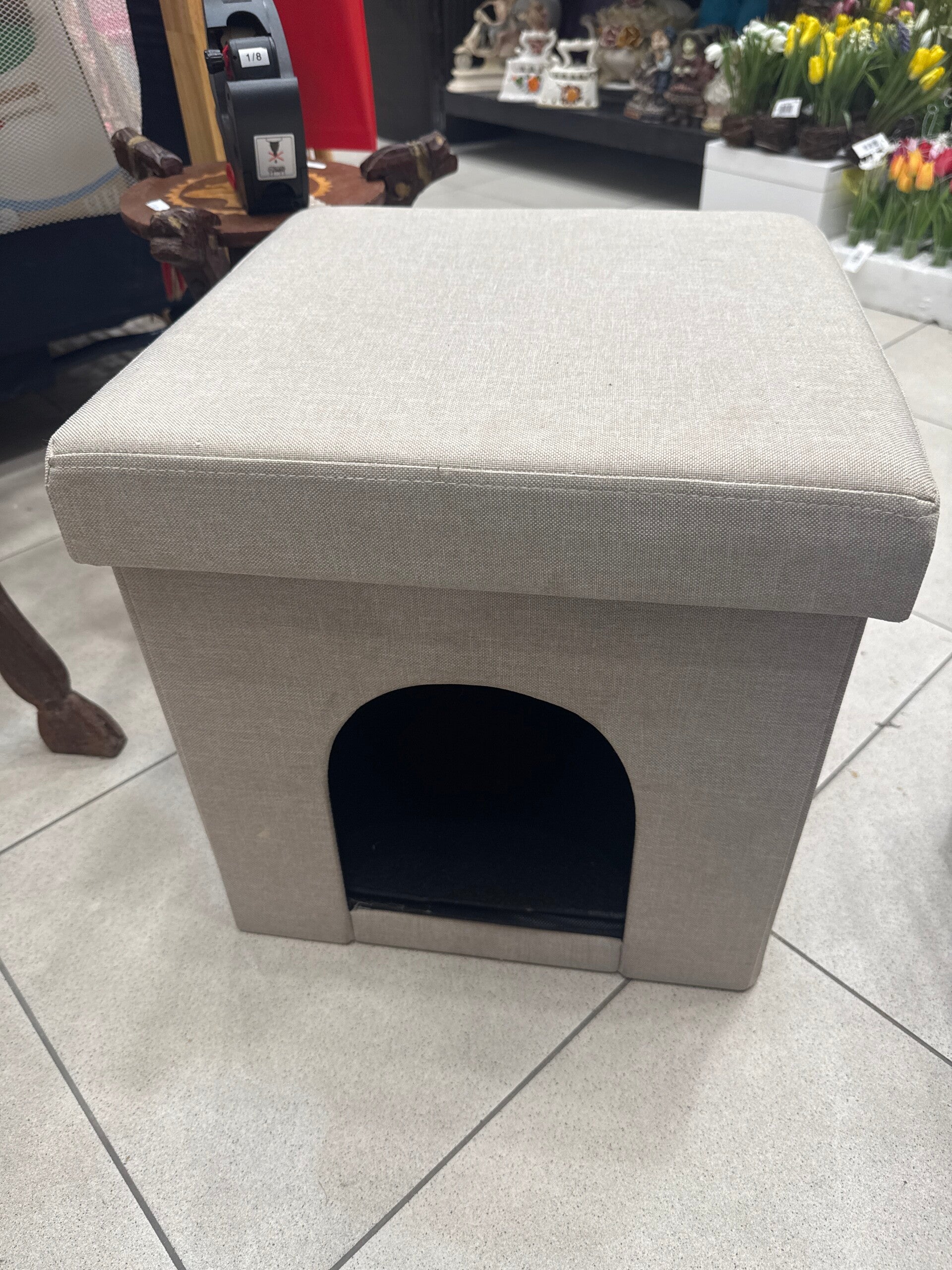 Cat House - Pets