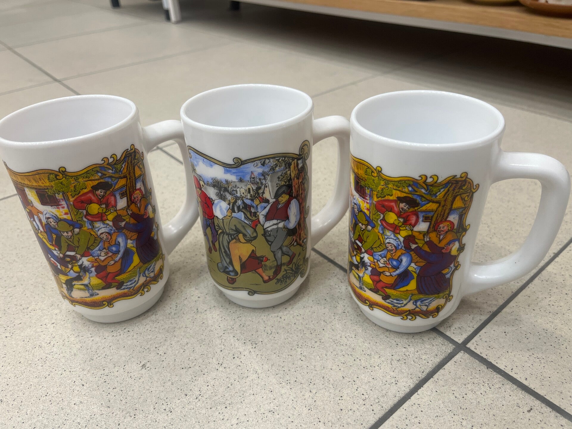 Vintage ArcOpal Beer Mugs - 2€ Each - Mugs