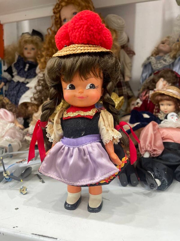 Vintage Doll - Decor**