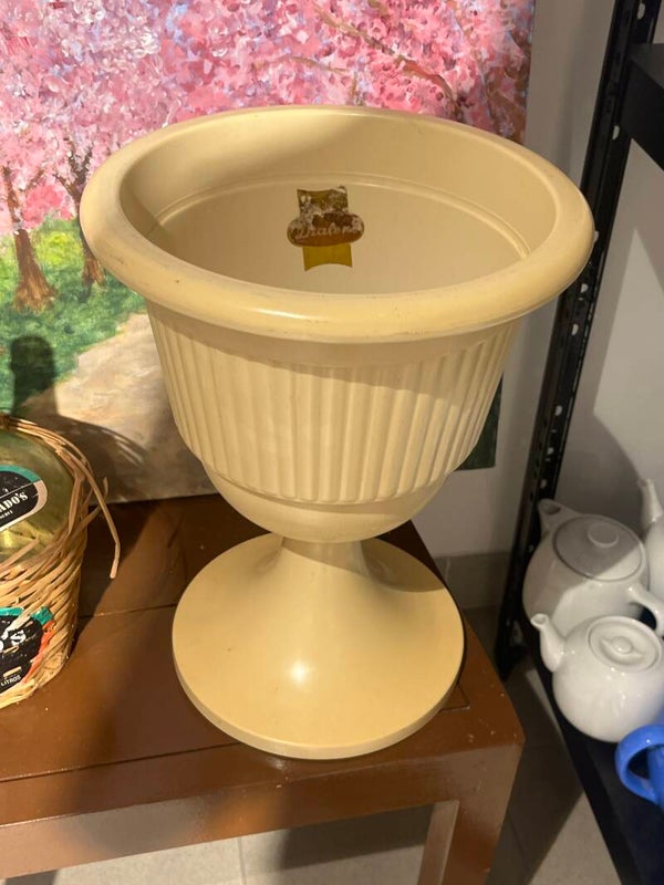 Cream-Coloured Plastic Goblet-Style Planter - Supplies