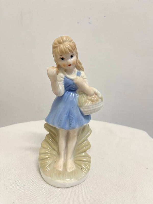 Porcelain Figurine - Figurines**