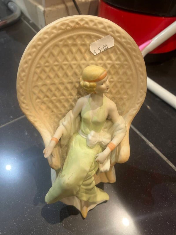 Figurine-Decor*
