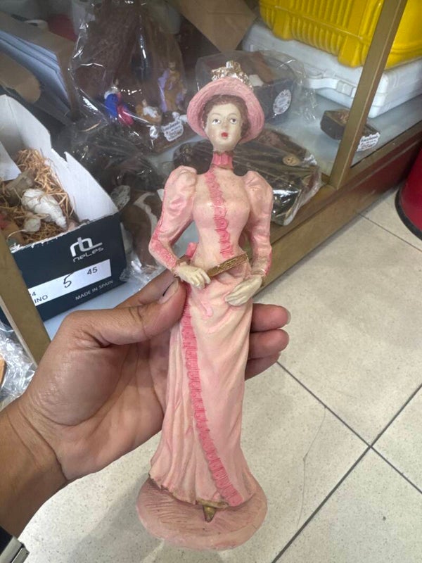Figurines-Decor***