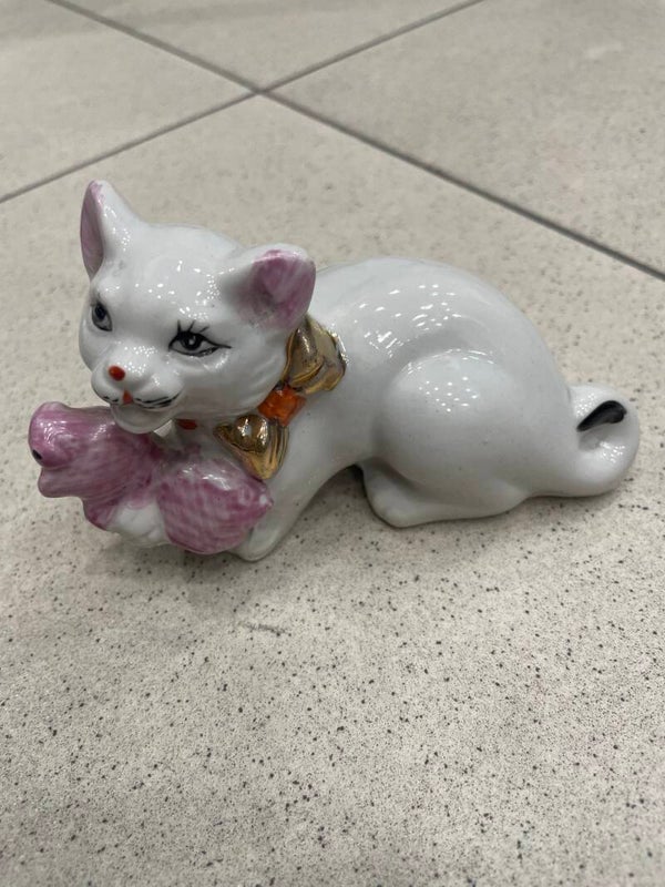 Ceramic Cat Figurines-Decor*