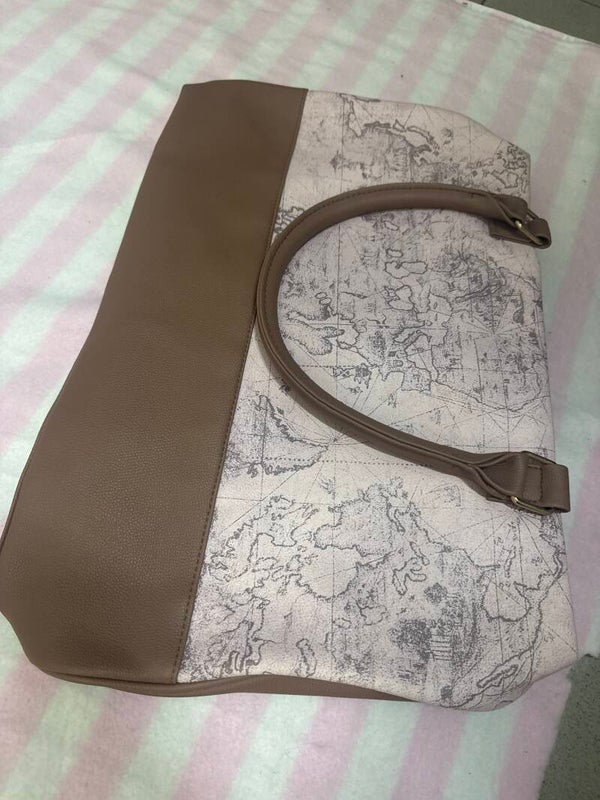 Travel handbag- Accessories ***