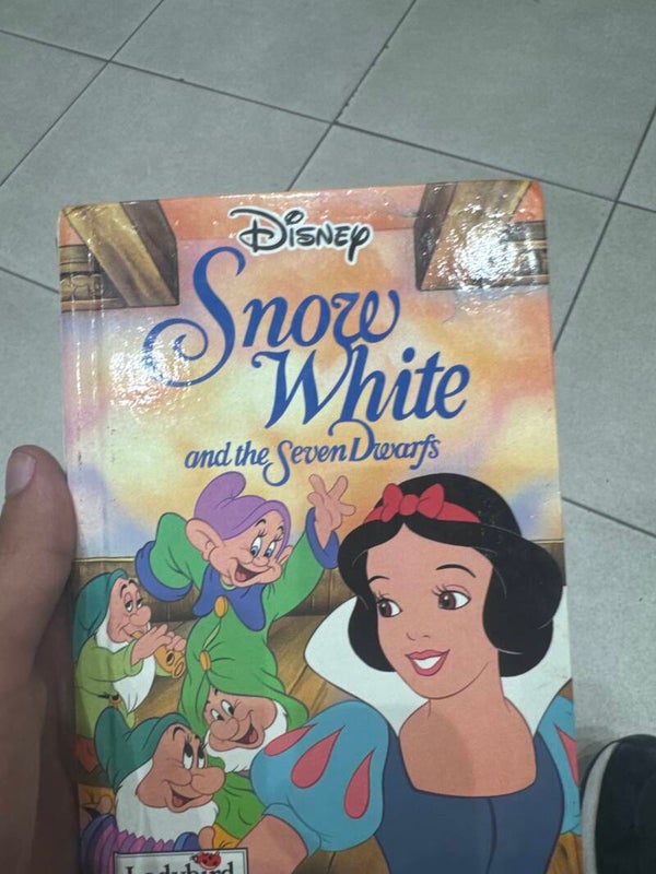 Disney Snow White and The Seven Dwarfs - books*