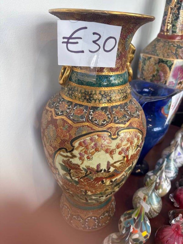 Satsuma Porcelain Vase-Decor***
