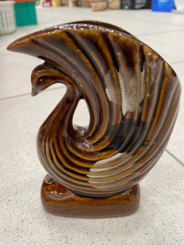 vintage Art Deco style swan figurine-decor***