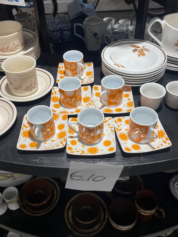 1970s Orange & White Daisy Pattern Espresso Cups - Supplies